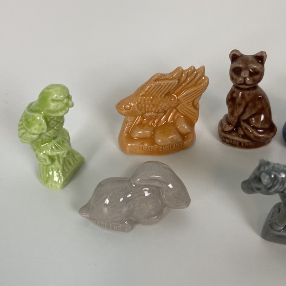 Wade England Red Rose Tea whimsies figurines pet series - Picture 3 of 9